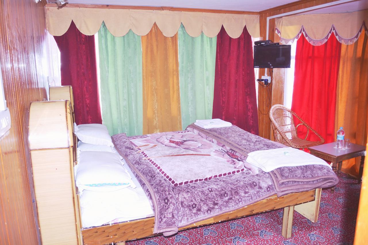 Hotel Glacier Heights Sonāmarg Kültér fotó